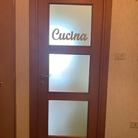 Erzelli'S House Apt A Con 3 Camere ゲストハウス 4*