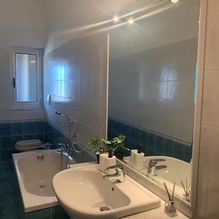 Erzelli'S House Apt A Con 3 Camere ゲストハウス 4*