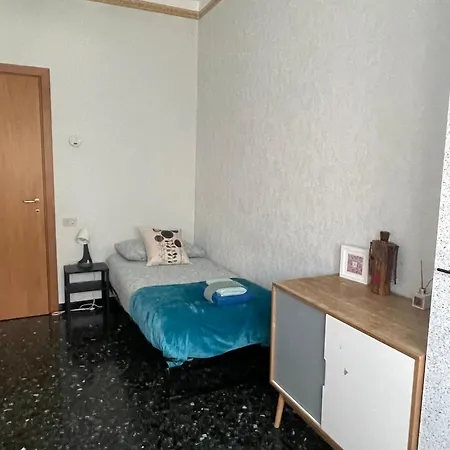Erzelli'S House Apt A Con 3 Camere 4* ジェノヴァ