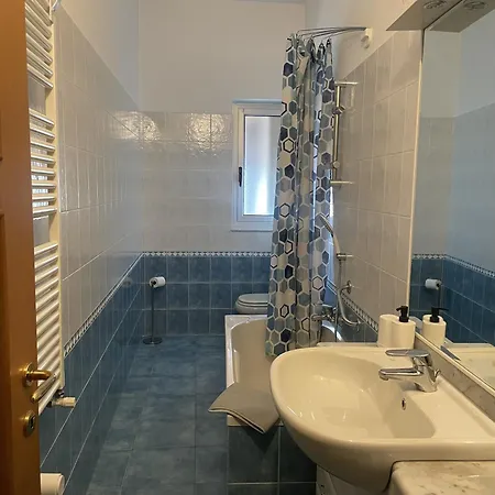 Erzelli'S House Apt A Con 3 Camere ゲストハウス 4*
